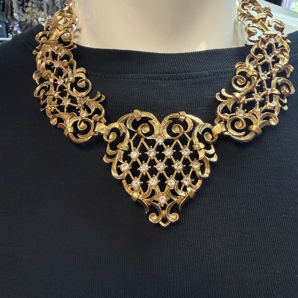 Elegant Gold Statement Necklace